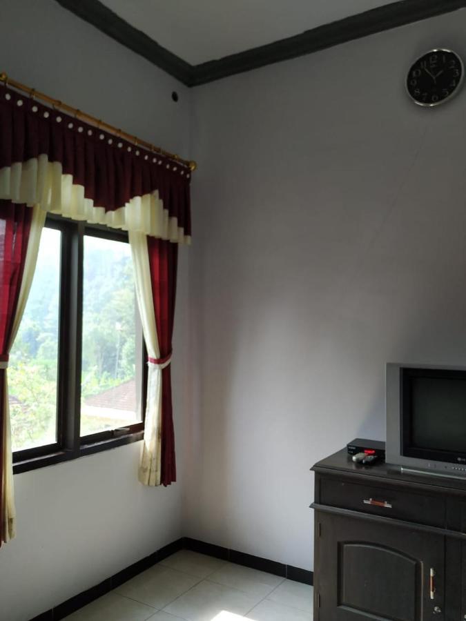 Hotel "Ngebel Indah" Luaran gambar